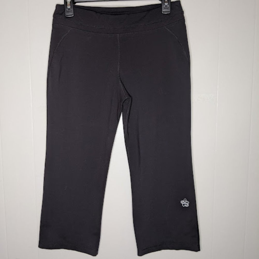 Tuff Athletics Women's Athleisure Core Knit Capri Pant. Size M.
